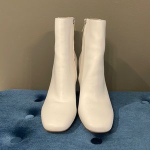 Marc Fisher Booties White Size 11